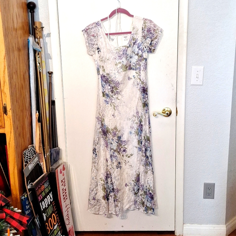 Dress, size L made by Olivia